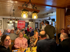 WIR. VOR ORT. In Längenau.