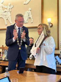 Nach 12 Jahren im Selber Stadtrat verabschiedet – Danke, Ayse Tansev