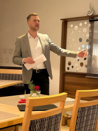 WIR. VOR ORT. Im Restaurant Essenziell in Selb