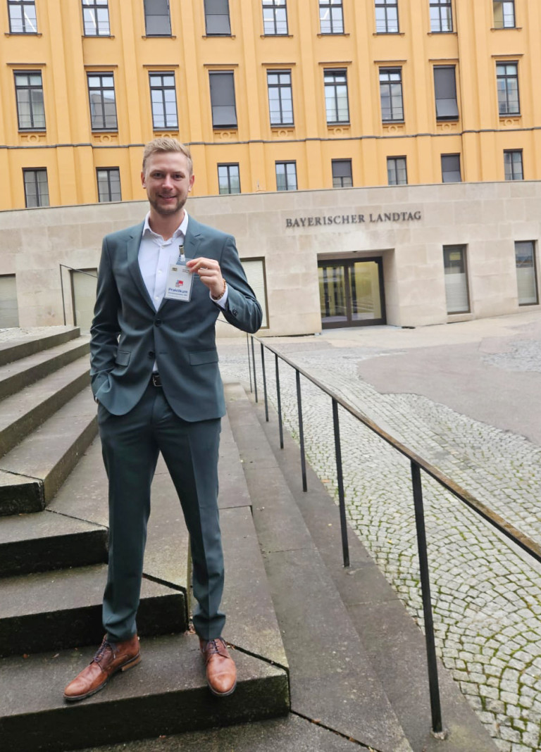 Oberbürgermeisterkandidat Patrick Zeidler berichtet über seine Einblicke in die Landespolitik und seinen Besuch im Bayerischen Landtag