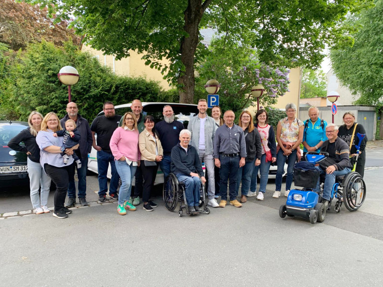 Die Teilnehmer beim "Barrierefrei-Rundgang" durch die Selber Innenstadt