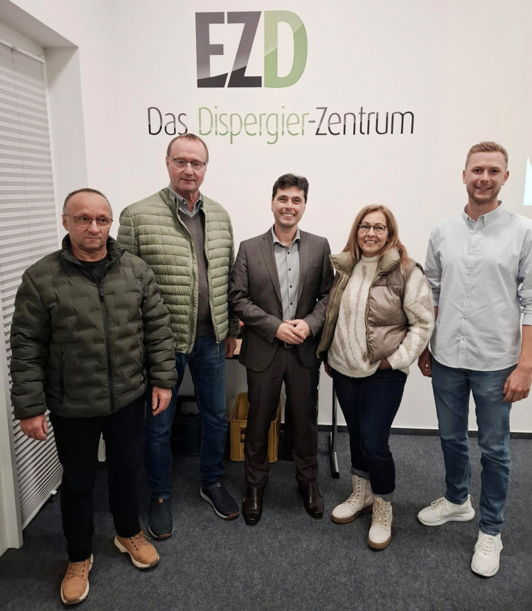 Ausschuss für Wirtschaftsförderung beim Firmenbesuch im EZD - Europäischen Zentrum für Dispersionstechnologien.